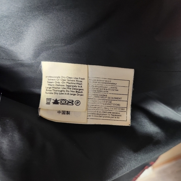 Eddie Bauer Womens WeatherEdge Red/Black Plaid Goose Down Vest-Size S - Picture 8 of 9